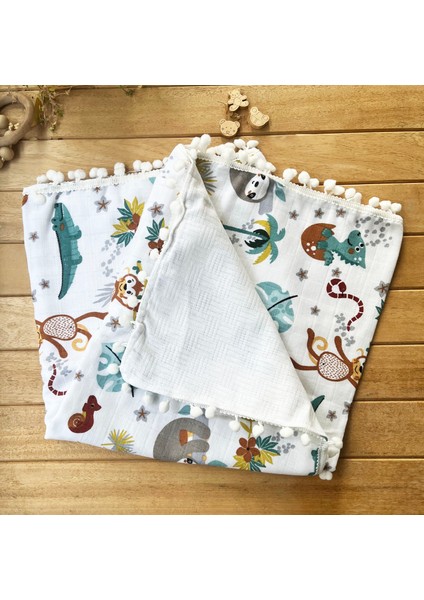 Ön Tarafı Müslin Arka Tarafı Vafıl Kumaş Kenarları Ponponlu Orman Desenli Çift Katlı Battaniye