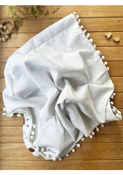 Ön Tarafı Müslin Arka Tarafı Vafıl Kumaş Kenarları Ponponlu Orman Desenli Çift Katlı Battaniye fırsatları