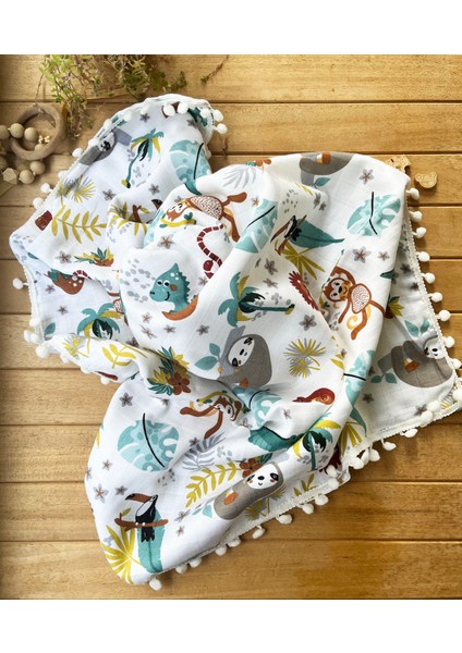 Ön Tarafı Müslin Arka Tarafı Vafıl Kumaş Kenarları Ponponlu Orman Desenli Çift Katlı Battaniye