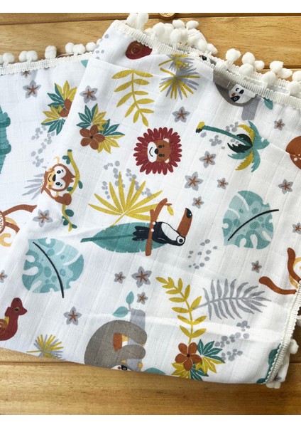 Ön Tarafı Müslin Arka Tarafı Vafıl Kumaş Kenarları Ponponlu Orman Desenli Çift Katlı Battaniye