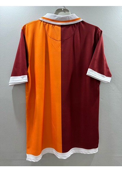 Sarı-Kırmızı Parçalı Aslan Temalı Tişört modelleri