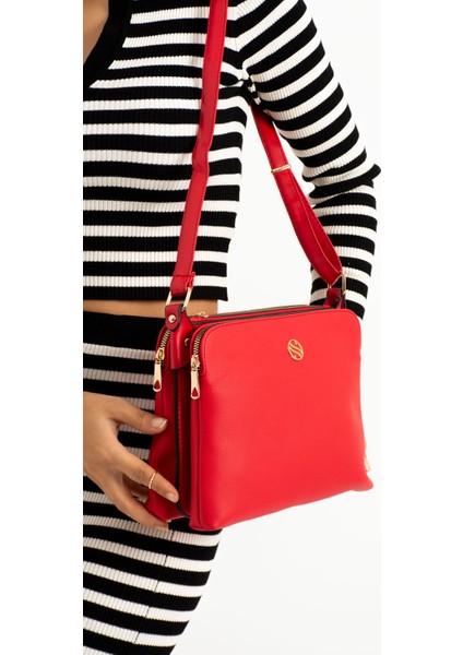 Sanmorris Glc Kadın 1329 Suni Deri Ayarlanabilir Çapraz Askılı 4 Bölmeli ve Metal Fermuarlı Siyah Damla Omuz Çantası