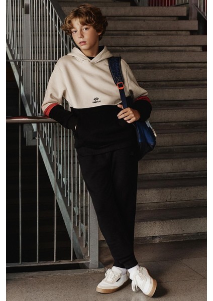 Bej-Siyah Pamuklu Kalın İçi Tüylü Standart Fit Nakışlı Erkek Çocuk Eşofman Takım - 11255