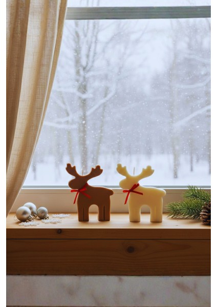 El Yapımı Geyik Figürlü Mum – Kahverengi & Beyaz (7.5 × 9.5 Cm)