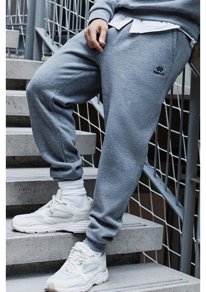 Gri Melanj Pamuklu Kalın İçi Tüylü Yumuşak Dokulu Comfort Fit Nakışlı Erkek Eşofman Takım -85265