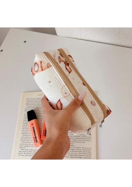 Iki Bölmeli Uzay Temalı Kumaş Kalemlik – Erkek Çocuk ve Gençler Için indirimleri