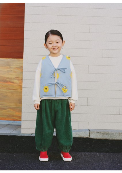 Unisex Çocuk Pamuklu Mavi Güneş Nakışlı Bağlamalı Yelek – Yumuşak Astar Detaylı modelleri