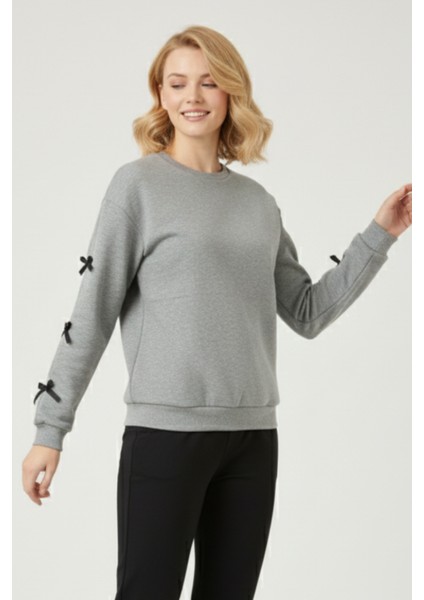 Kurdele Detaylı Kadın Bisiklet Yaka Sweatshirt Şık ve Rahat Oversize Model modelleri