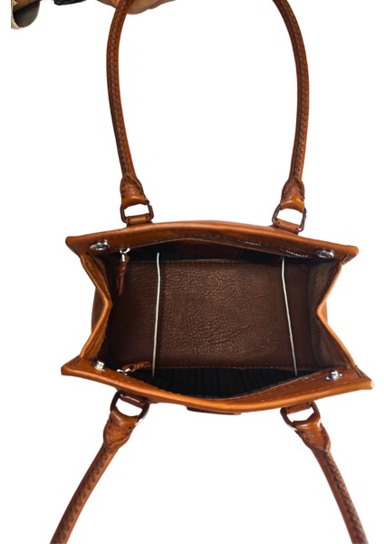 Kadın Handmade Deri Çıt Çıt Kapamalı Logo Detaylı El Ve Omuz Çantası ARMO