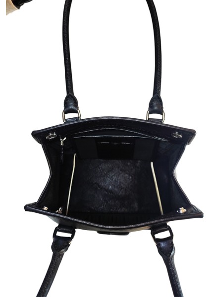 Kadın Handmade Deri Çıt Çıt Kapamalı Logo Detaylı El Ve Omuz Çantası ARMO