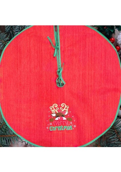 Kırmızı Geyik Nakişli Çam Ağacı Örtüsü, Şık ve Doğal Dekorasyon Için Ideal.