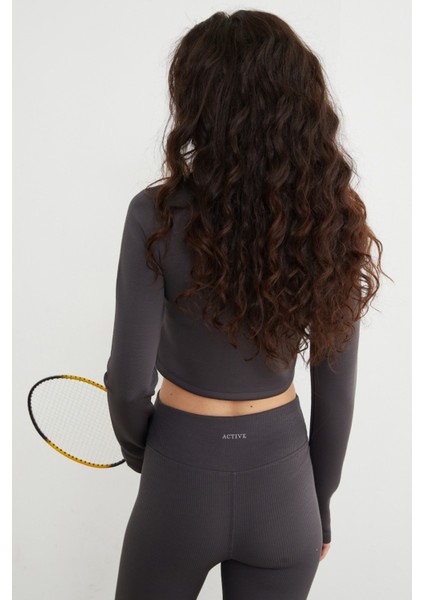 Basic Bisiklet Yaka Parmak Geçmeli Crop Bluz fırsatları