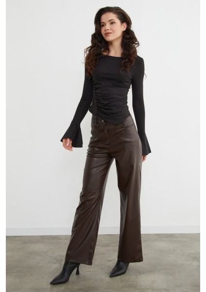 Drapeli Kayık Yaka Kolları Yırtmaç Detaylı Bluz modelleri