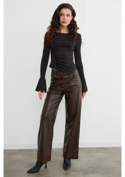 Drapeli Kayık Yaka Kolları Yırtmaç Detaylı Bluz indirimleri