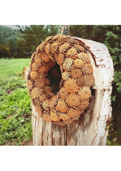 El Yapımı Bej Kozalak Kapı Süsü, Yılbaşı ve Noel Için Şık Dekorasyon Seçeneği fiyatları