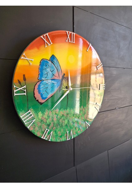Duvar Saati - 35 cm El Çizimi Epoksi Duvar Saati + Hediye Anahtarlık - Şık Epoksi Duvar Saati - Eşsiz Tasarım - Modern Dekoratif Duvar Saati - Kelebek Temalı fiyatları