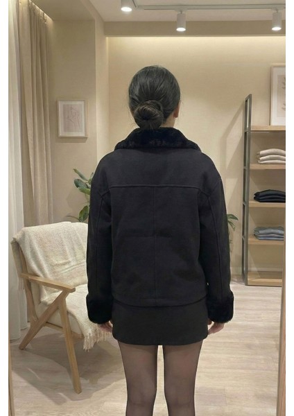 Kadın Ceket Relax Fit Kürklü Kol ve Yaka Detaylı Günlük Kadın Ceket fırsatları