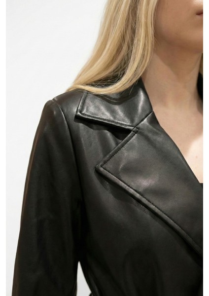 Kadın Siyah Uzun Deri Trençkot Cepli Kuşaklı Rüzgar Kapaklı Yeni Sezon Dış Giyim fırsatları