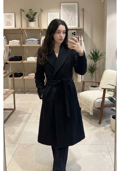 Kadın Siyah Uzun Trençkot Cepli Kuşaklı Rüzgar Kapaklı Yeni Sezon Dış Giyim