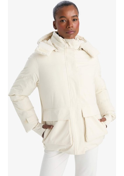 Su İtici Regular Fit Kapüşonlu Fermuarlı Cepli Kışlık Mont C6032AX25WN modelleri