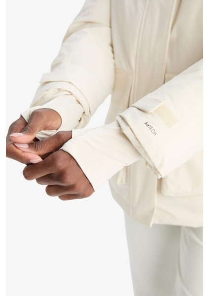 Su İtici Regular Fit Kapüşonlu Fermuarlı Cepli Kışlık Mont C6032AX25WN indirimleri