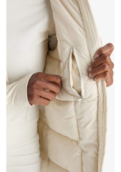 Su İtici Regular Fit Kapüşonlu Fermuarlı Cepli Kışlık Mont C6032AX25WN