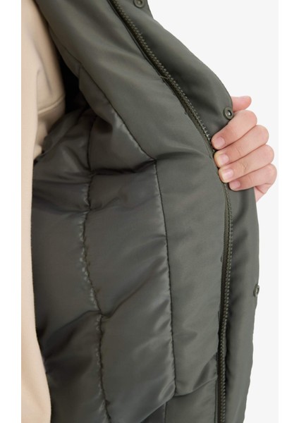 Erkek Çocuk Su İtici Kapüşonlu Fermuarlı Şişme Mont E7386A825WN