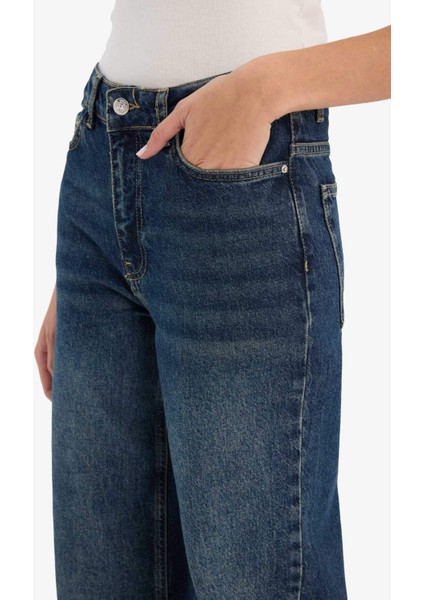 Comfort Straight Yüksek Bel Bilek Boy Jean Yıkamalı Pantolon D8154AX25AU fırsatları