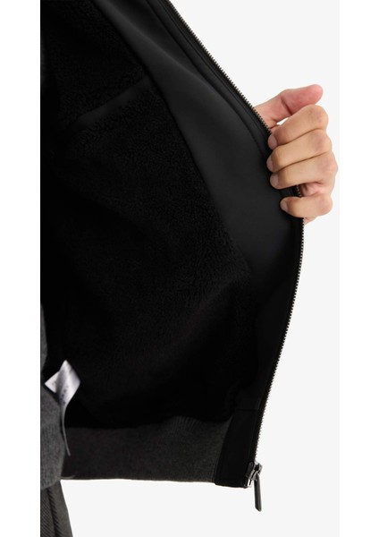 Su İtici Slim Fit Dar Kesim Suni Kürklü Yaka Astarlı Fermuarlı Ribanalı Cepli Suni Deri Mont C5633AX25WN