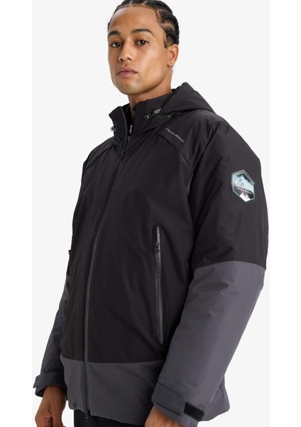 Su İtici Regular Fit Kapüşonlu Fermuarlı Rüzgar Geçirmez Mont E9486AX25WN modelleri