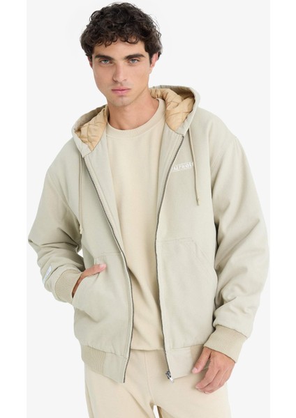 Su İtici Oversize Fit Geniş Kalıp Nakış Detaylı İç Cepli Kapüşonlu Ribanalı Fermuarlı Cepli Mont C6338AX25AU modelleri