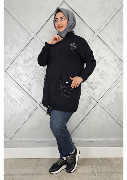 Kadın Dikme ve Taş Detaylı Tesettür Giy Çık