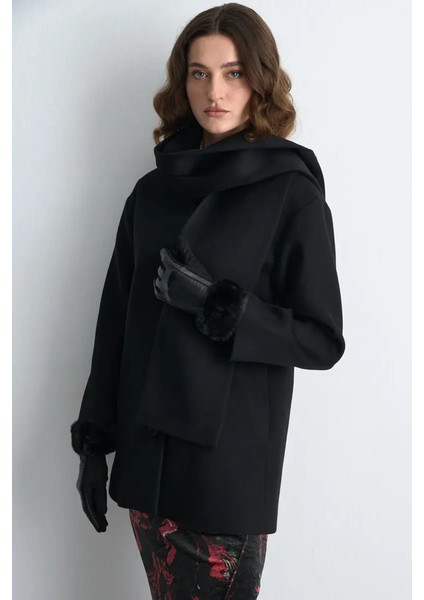 Atkılı Yünlü Kaşe Kaban - Siyah