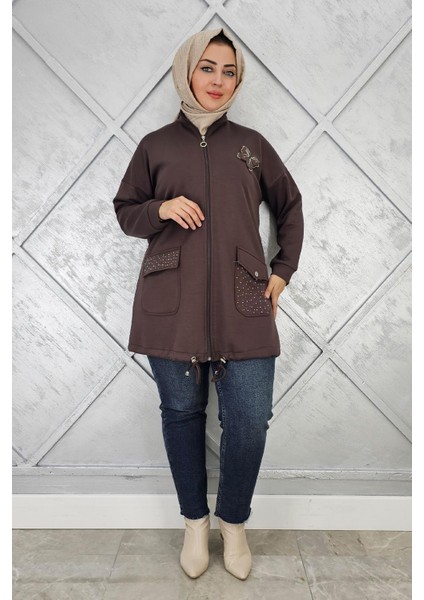 Kadın Dikme ve Taş Detaylı Tesettür Giy Çık