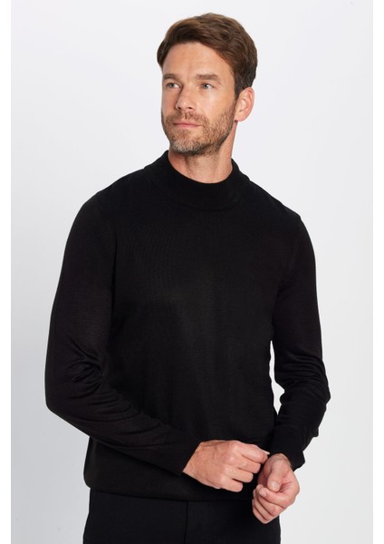Erkek Slim Fit Dar Kesim Yumuşak Dokulu Tüylenmeyen Siyah Yarım Balıkçı Yaka Triko Kazak
