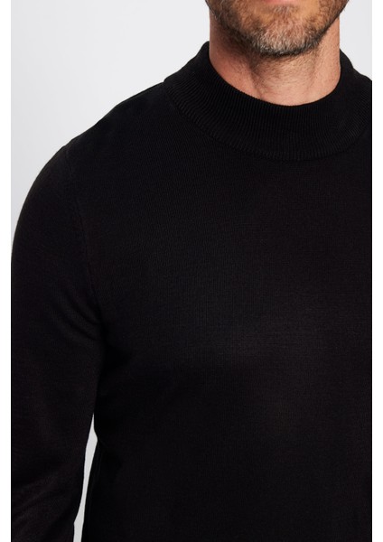 Erkek Slim Fit Dar Kesim Yumuşak Dokulu Tüylenmeyen Siyah Yarım Balıkçı Yaka Triko Kazak modelleri