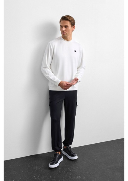 Beyaz Regular Fit Bisiklet Yaka Sweatshirt fiyatları