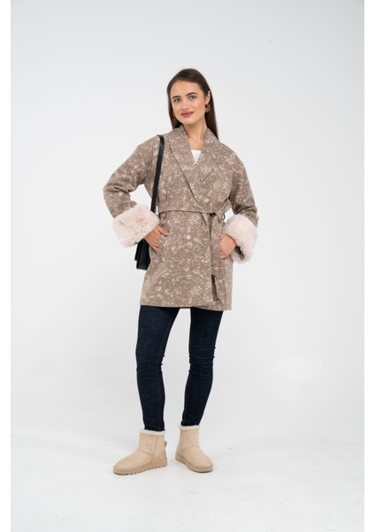 Desenli Kürk Manşet Detaylı Kuşaklı Kadın Kaban 1766 fiyatları