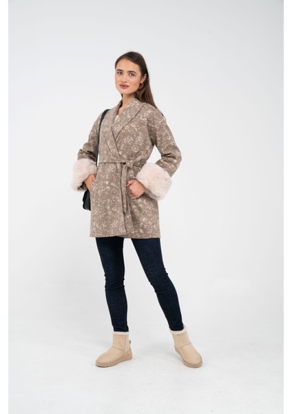 Desenli Kürk Manşet Detaylı Kuşaklı Kadın Kaban 1766 modelleri