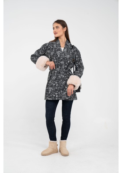 Desenli Kürk Manşet Detaylı Kuşaklı Kadın Kaban 1766 modelleri