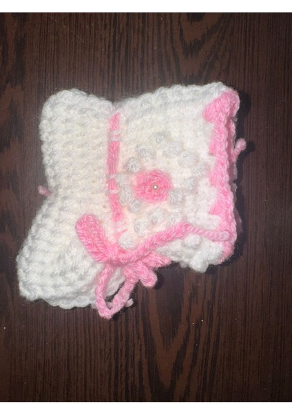 El Örgüsü 5’li Bebek Seti – Hırka, Yelek, Patik, Atkı ve Battaniye |