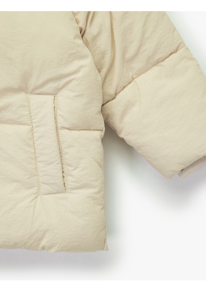 Kapşonlu Cepli Uzun Kollu Fermuarlı Şişme Mont modelleri