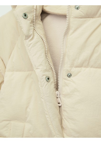 Kapşonlu Cepli Uzun Kollu Fermuarlı Şişme Mont fırsatları