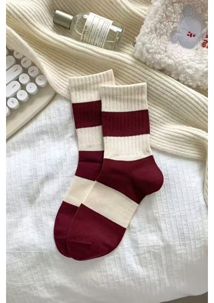 Kadın 5 Çift Premium Kalite Kırmızı Beyaz Çizgili Kurdele Detaylı Uzun Kolej Çorap modelleri