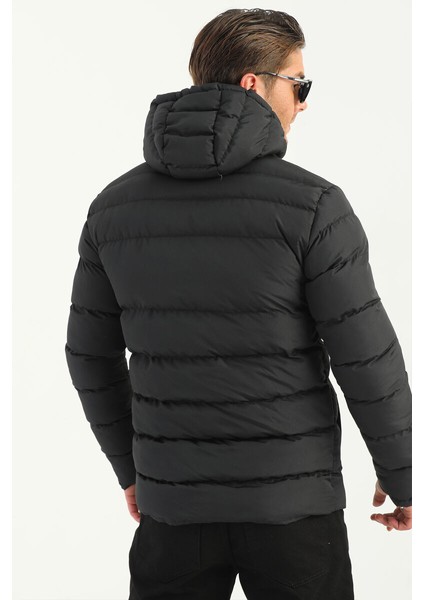 İçi Astarlı Su ve Rüzgar Geçirmez Cepli Kapüşonlu Erkek Mont