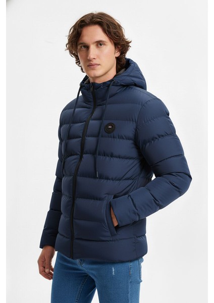 İçi Astarlı Su ve Rüzgar Geçirmez Cepli Kapüşonlu Erkek Mont