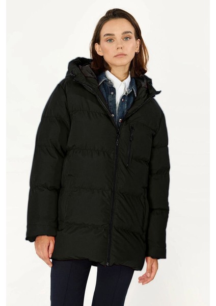 İçi Astarlı Su ve Rüzgar Geçirmez Cepli Kapüşonlu Kadın Mont fiyatları