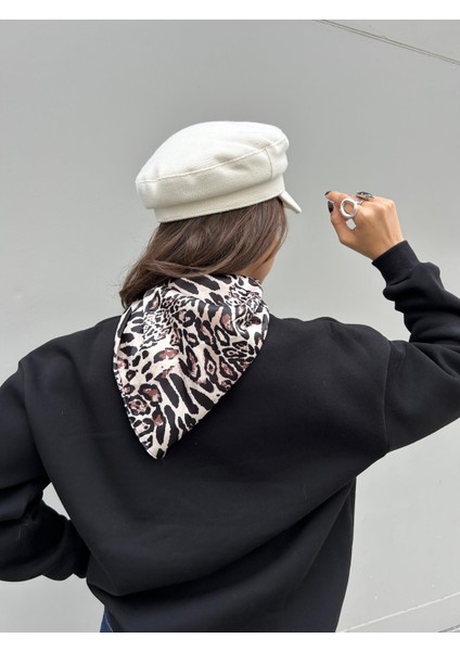 Kadın Siyah Leopar Şal Detaylı Oversize Sweatshirts 30096 fiyatları