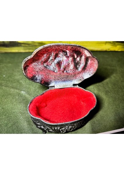 Japon Üretimi Metal Mücevher Kutusu 8,5 cm 6,5 cm 4,5 cm Ölçülerinde fırsatları