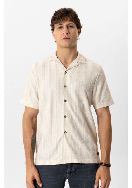 Bej Regular Fit Küba Yaka Örme Kısa Kollu Gömlek